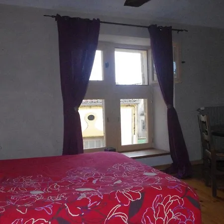 Chambres D'hotes Et Gite Sous La Tonnelle *