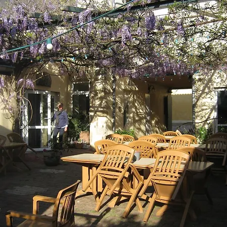 Chambres D'hotes Et Gite Sous La Tonnelle بيت ضيافة