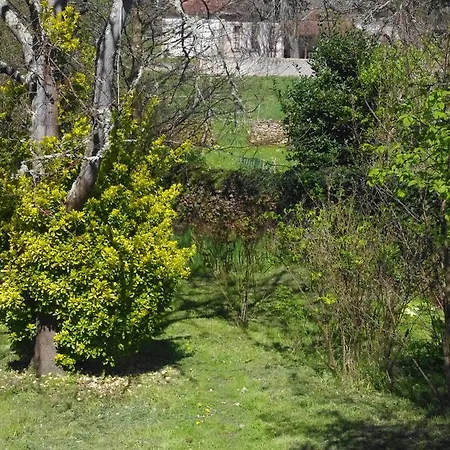 Chambres D'hotes Et Gite Sous La Tonnelle Saint-Julien-des-Landes
