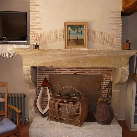 Chambres D'hotes Et Gite Sous La Tonnelle بيت ضيافة