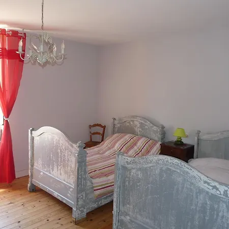 Chambres D'hotes Et Gite Sous La Tonnelle بيت ضيافة *